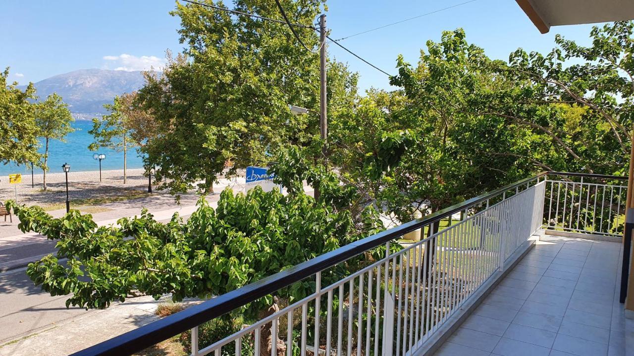 Nafpaktos Beach House Sea View Apartment First Floor Dış mekan fotoğraf