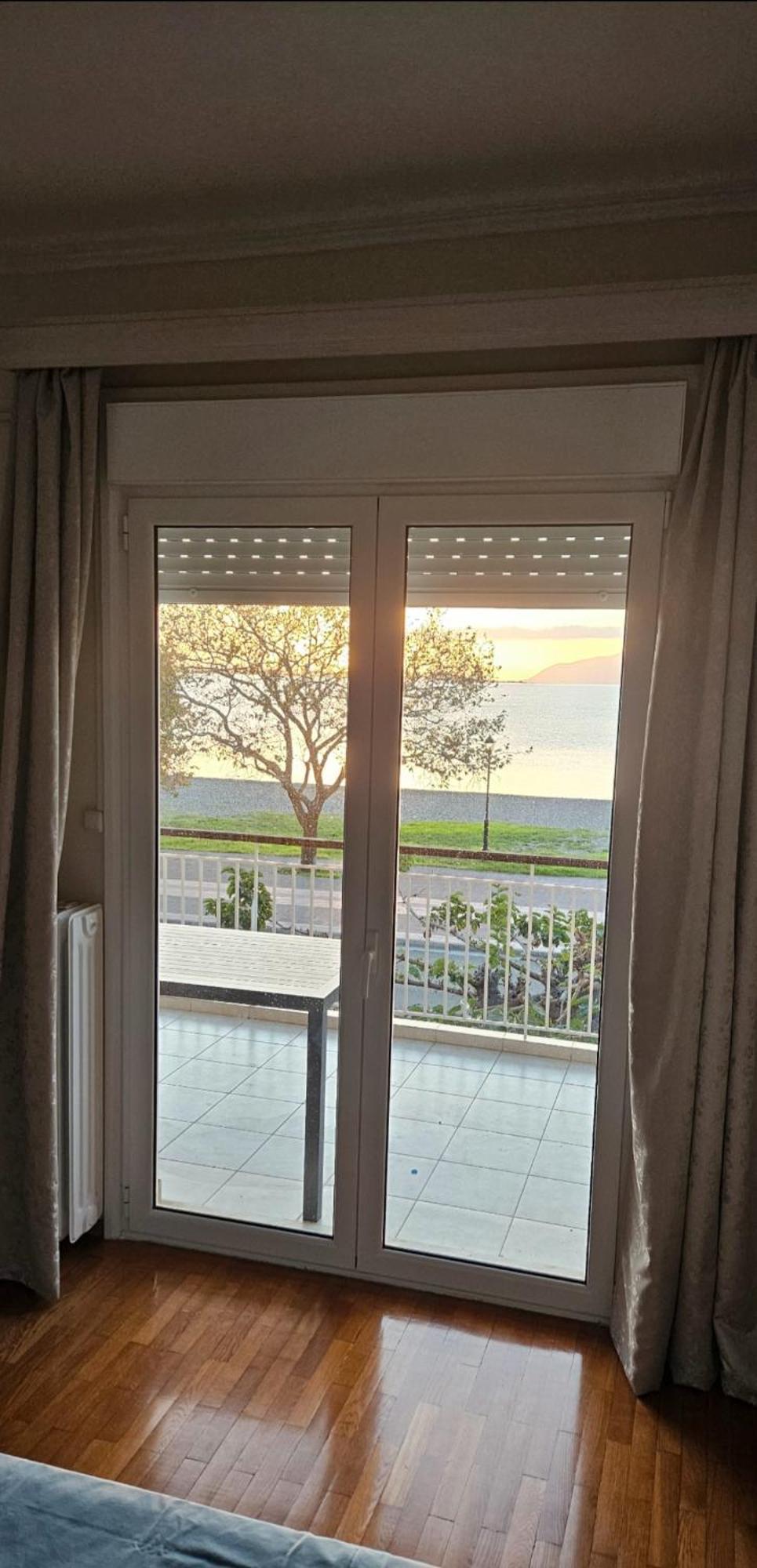 Nafpaktos Beach House Sea View Apartment First Floor Dış mekan fotoğraf