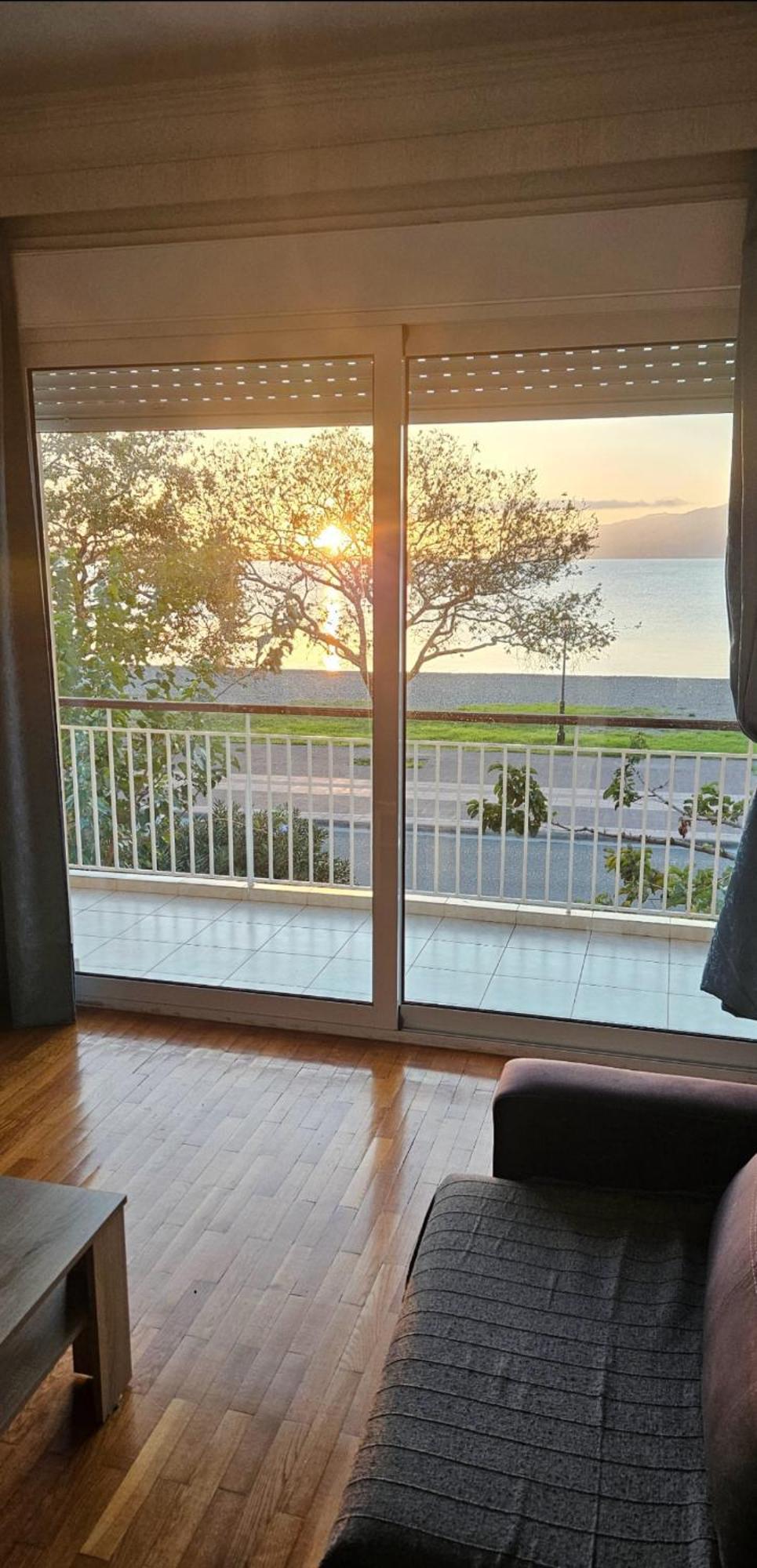 Nafpaktos Beach House Sea View Apartment First Floor Dış mekan fotoğraf