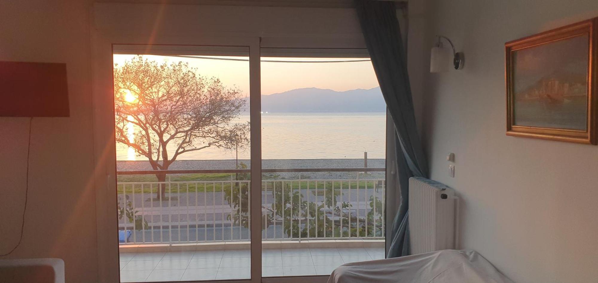 Nafpaktos Beach House Sea View Apartment First Floor Dış mekan fotoğraf