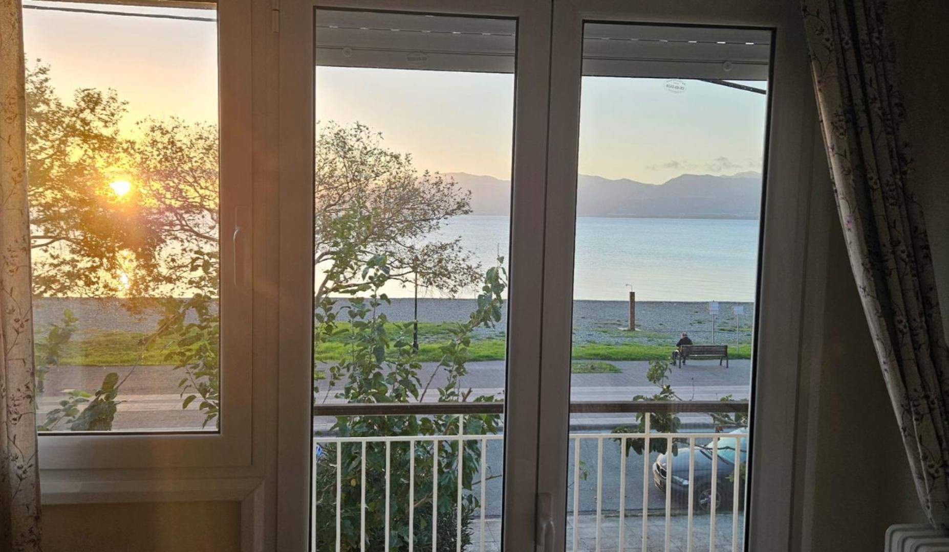 Nafpaktos Beach House Sea View Apartment First Floor Dış mekan fotoğraf