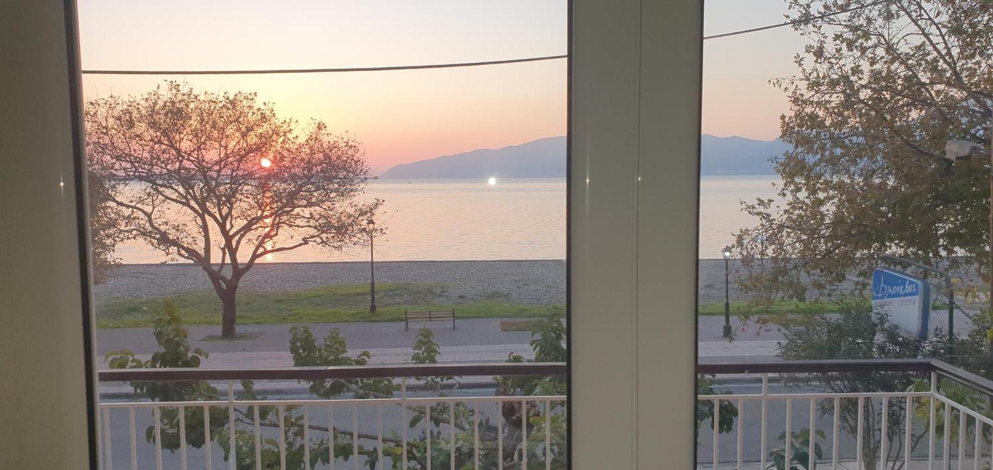 Nafpaktos Beach House Sea View Apartment First Floor Dış mekan fotoğraf