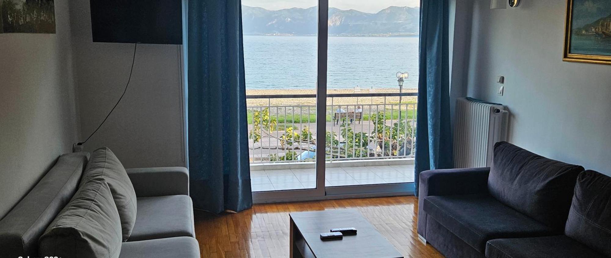 Nafpaktos Beach House Sea View Apartment First Floor Dış mekan fotoğraf